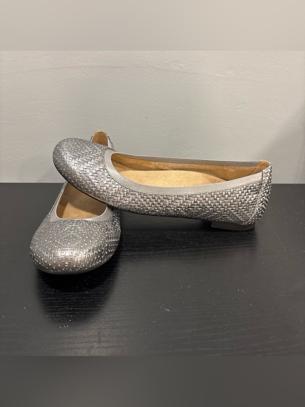 Vionic Woven Metallic Ballet Flats - Silver metallic EUC lightly worn comfort